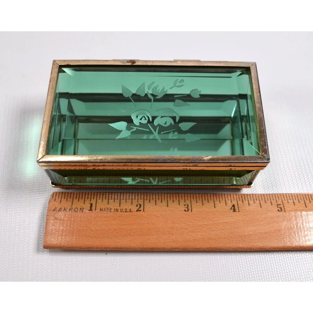 The Unbranded Brand vintage clear